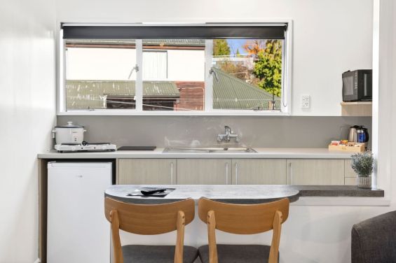 Queen Studio kitchenette