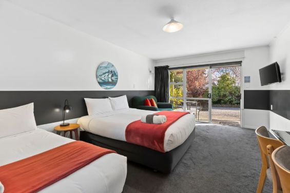 Superior King Studio